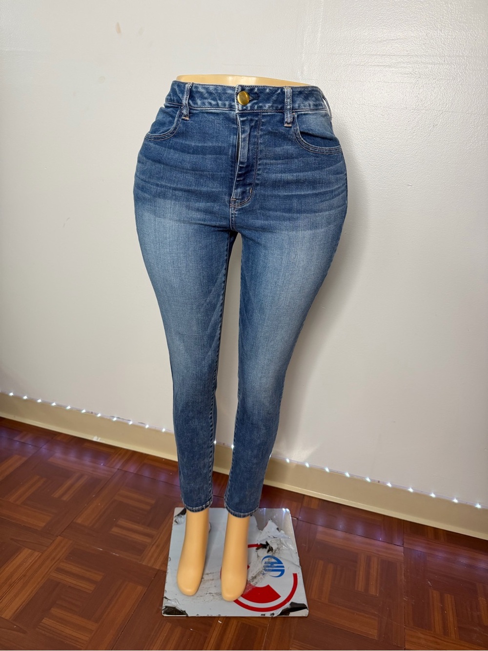 WAmerican Eagle Outfitters High-Rise Dark Blue Skinny Jeans